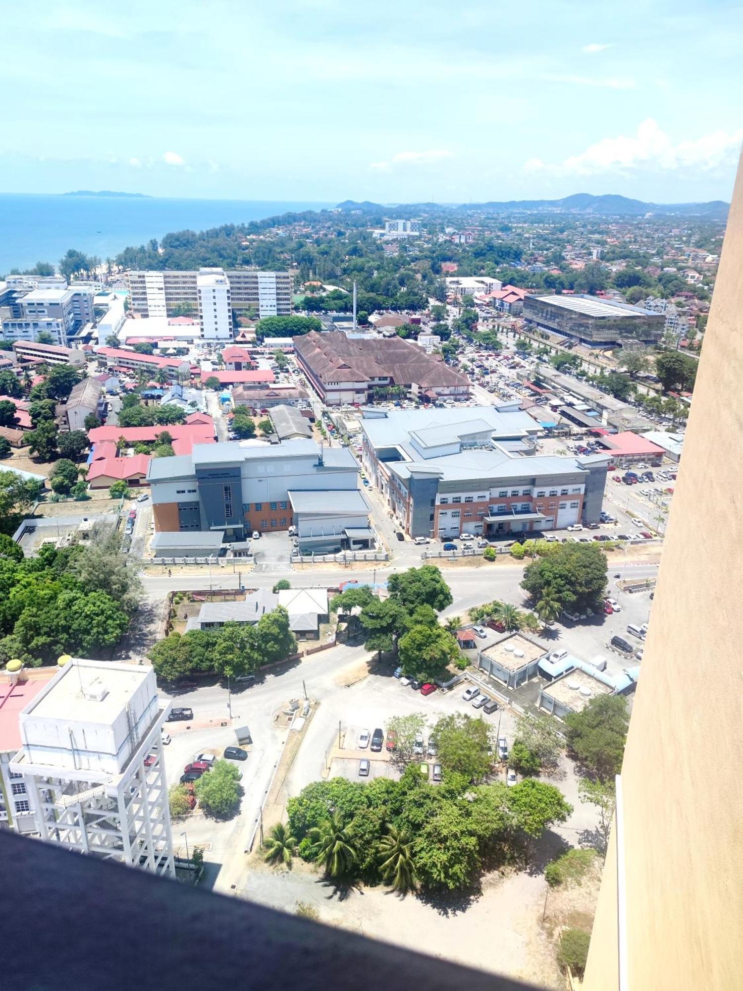 D'Luna Homestay Terengganu Sea View / Drawbrige View / Near Hsnz, Ktcc, Drawbrige กัวลาตรังกานู ภายนอก รูปภาพ